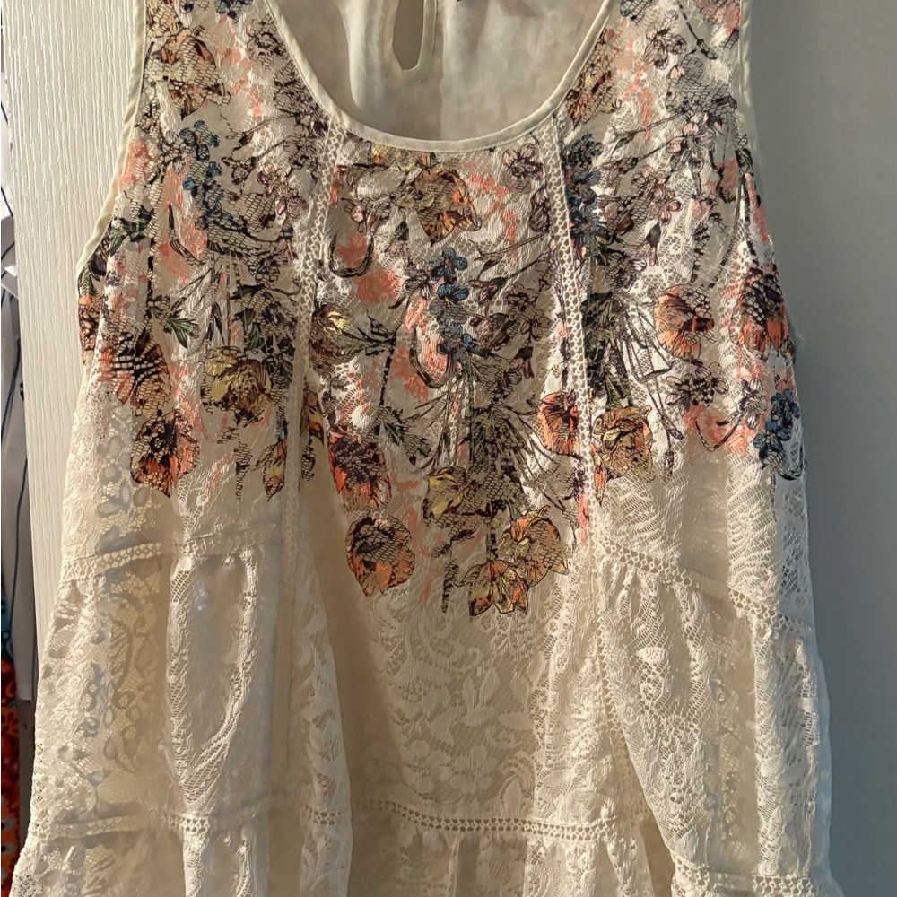 Floral Lace Sleeveless Top
